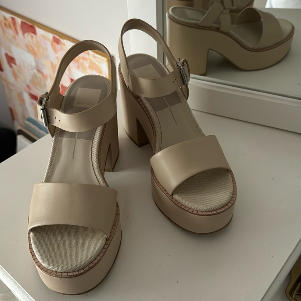Dolce vita sandals